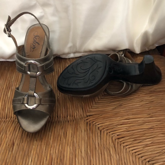 Metal Platform Sandals - Picture 2 of 3